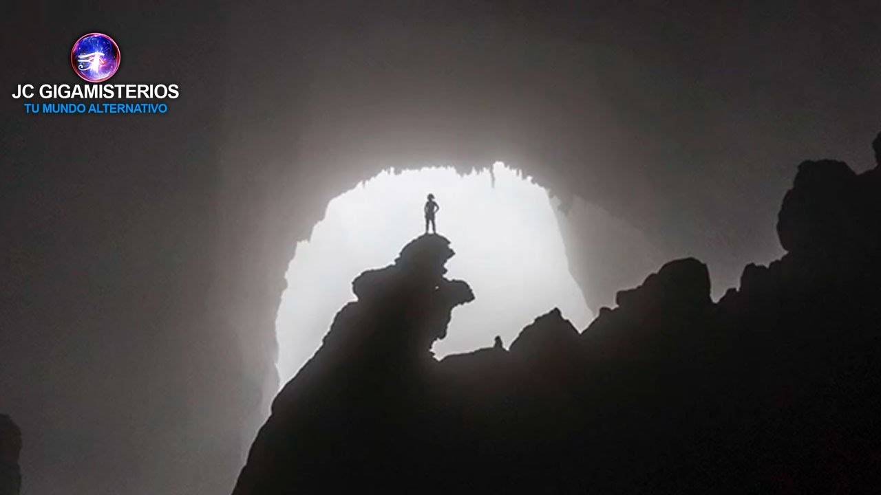 CTONES La tribu que habita en el interior de la Tierra